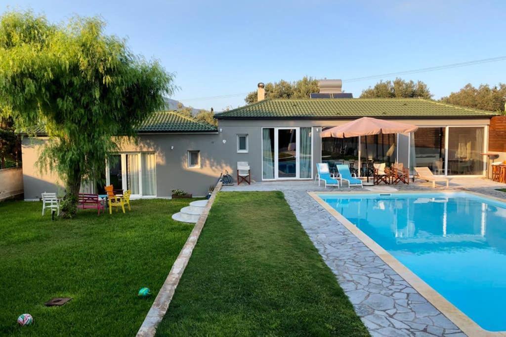 Villa Sunlit Pool House Posidhonía Exterior foto